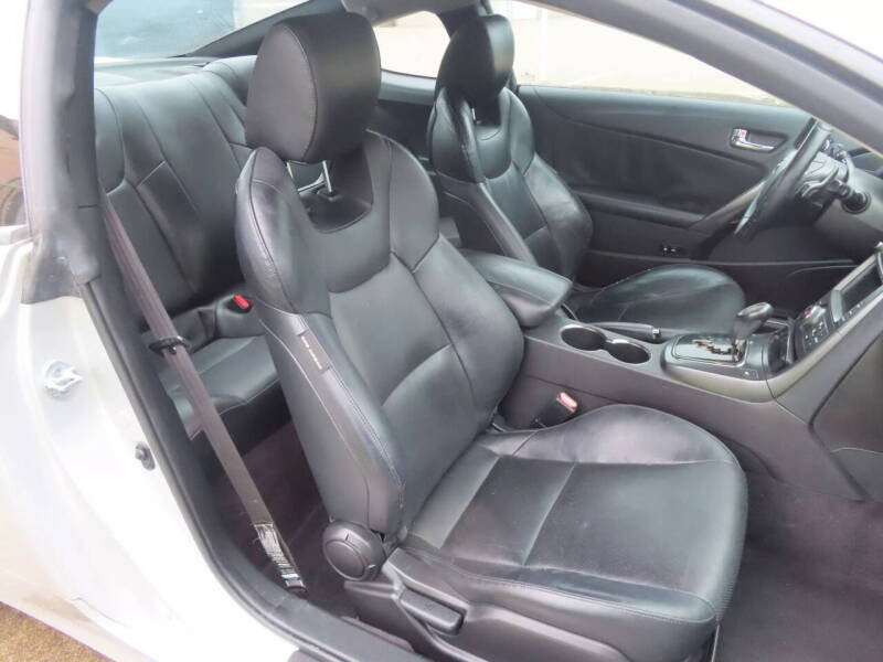 2012 Hyundai Genesis Coupe 3.8 Track