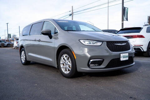 2023 Chrysler Pacifica Touring L