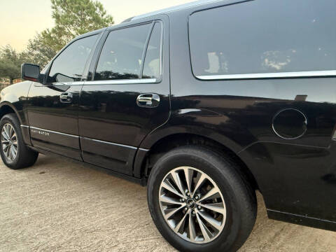 2017 Lincoln Navigator Select