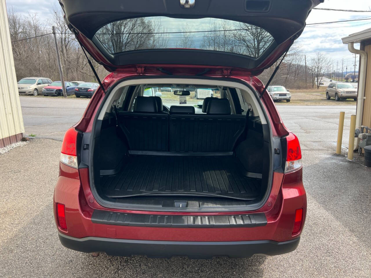 2014 Subaru Outback for sale at BNM AUTO GROUP in GIRARD, OH