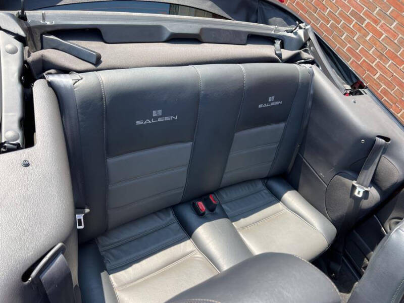 2004 Ford Mustang GT Deluxe