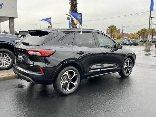 2023 Ford Escape ST-Line Select