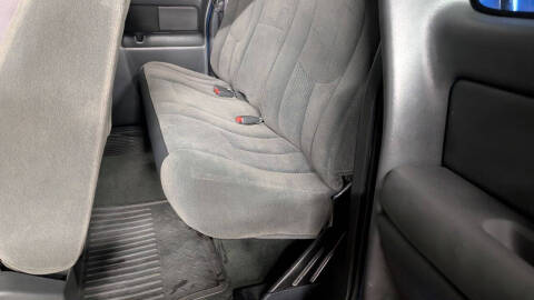 2004 Chevrolet Silverado 1500 LS