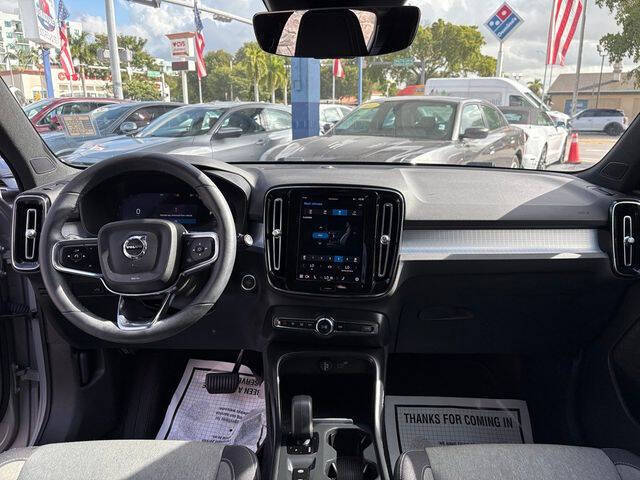 2023 Volvo XC40 B5 Core