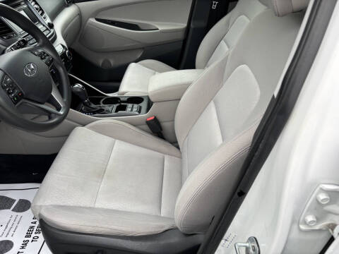 2016 Hyundai Tucson SE