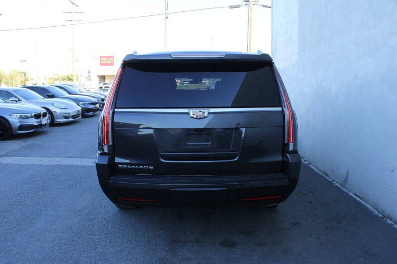 2018 Cadillac Escalade ESV Premium Luxury
