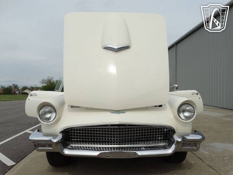 1956 Ford Thunderbird