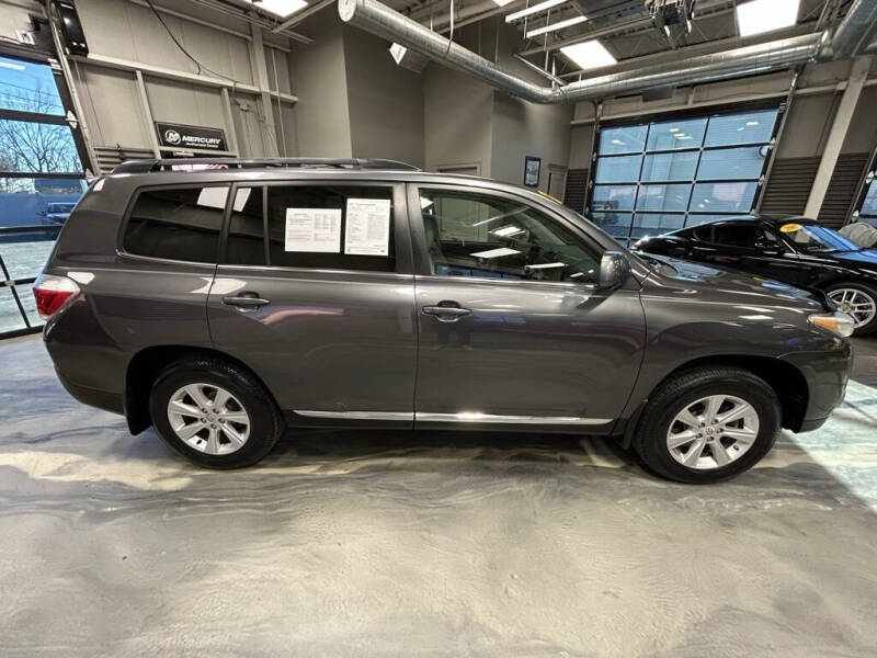 2011 Toyota Highlander SE