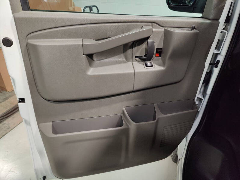 2023 Chevrolet Express 2500