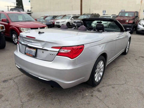 2012 Chrysler 200 Touring