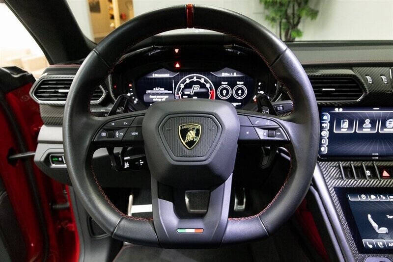 2023 Lamborghini Urus S
