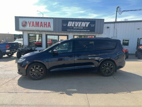 2018 Chrysler Pacifica Touring L Photo