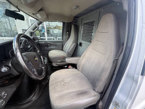 2022 Chevrolet Express 2500