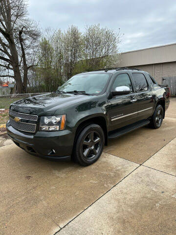 2013 Chevrolet Avalanche for sale at Executive Motors in Hopewell VA