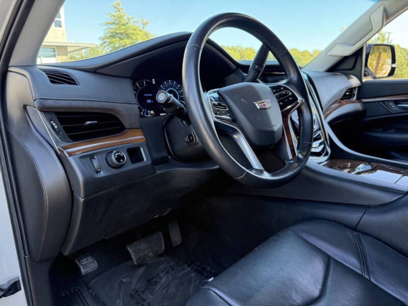 2016 Cadillac Escalade Standard