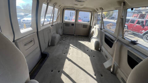 2005 Ford E-Series E-350 SD XLT