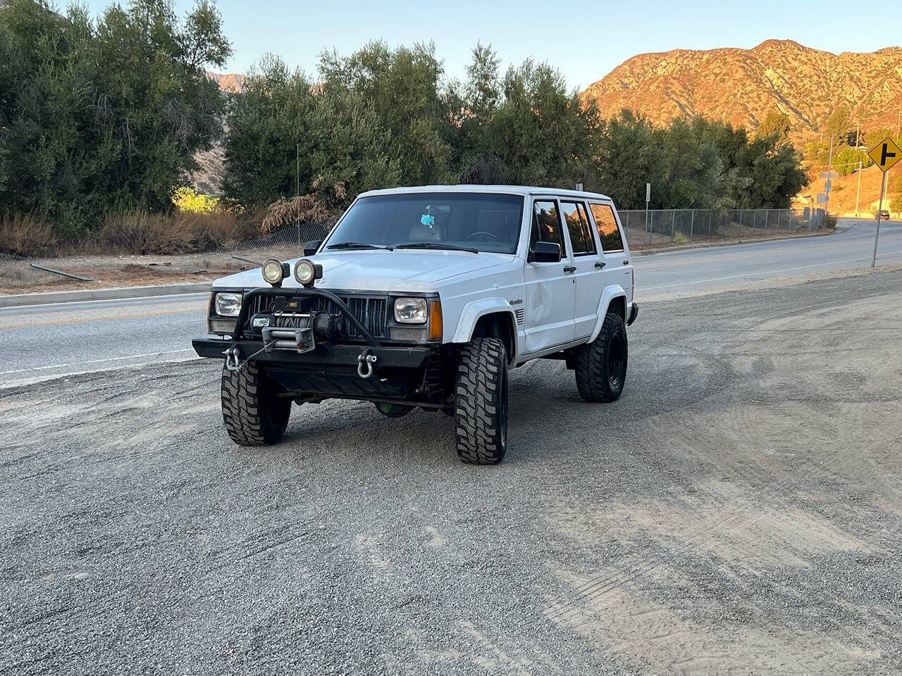 1992 Jeep Cherokee for sale at R&G Auto Sales in Tujunga, CA