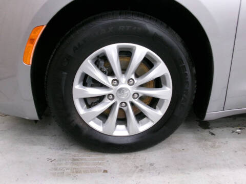 2017 Chrysler Pacifica Touring-L