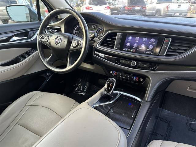 2020 Buick Enclave Essence