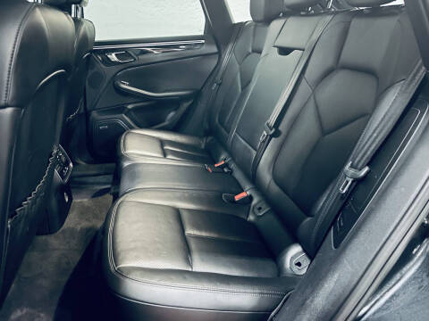 2017 Porsche Macan