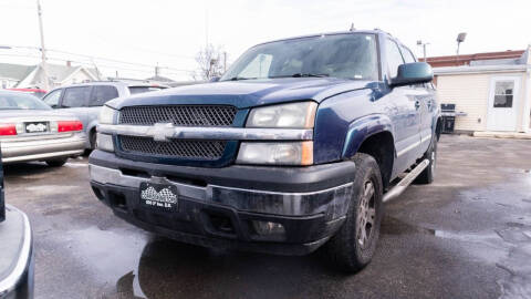 2006 Chevrolet Avalanche for sale at Corridor Motors in Cedar Rapids IA