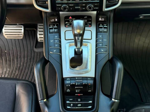 2016 Porsche Cayenne GTS