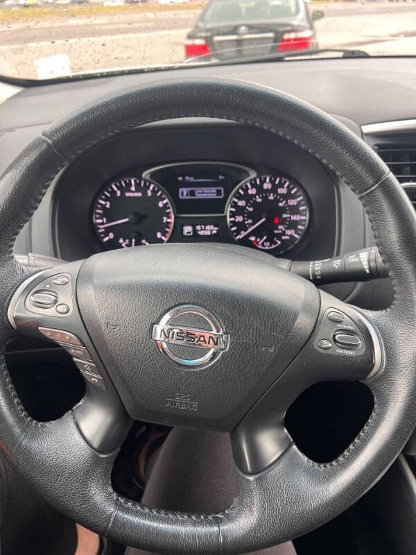 2013 Nissan Pathfinder SV