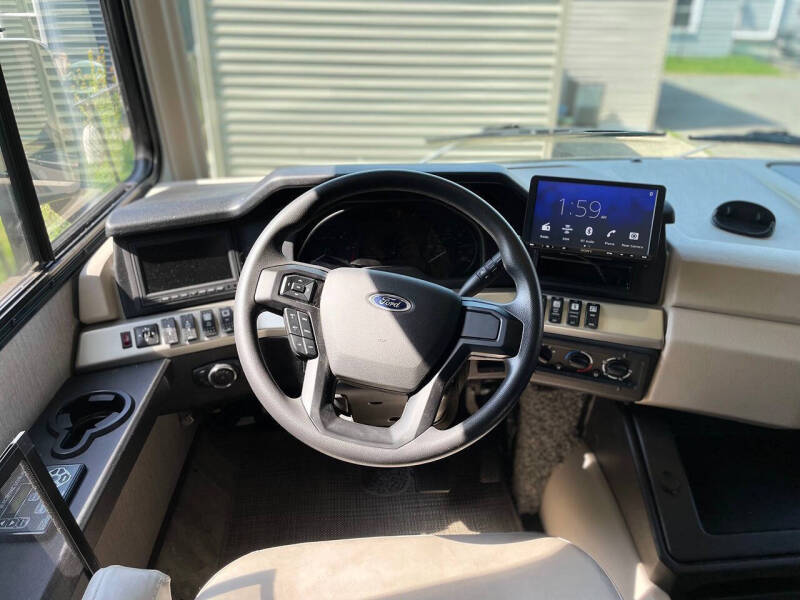 2021 Fleetwood RV Bounder