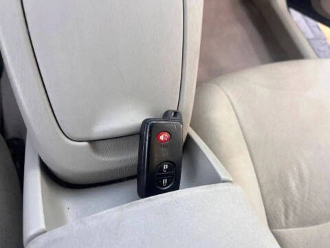 2010 Toyota Prius III