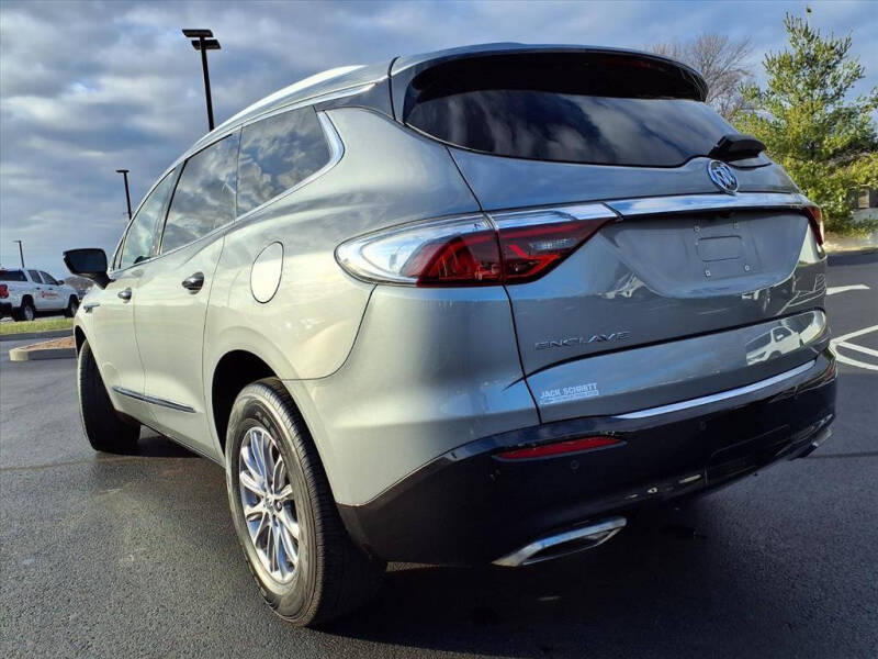 2023 Buick Enclave Essence