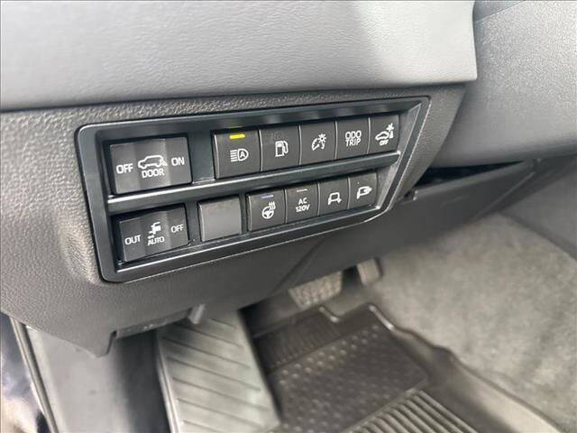 2023 Toyota Sequoia SR5