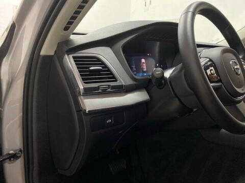2025 Volvo XC90 B5 Core Bright Theme