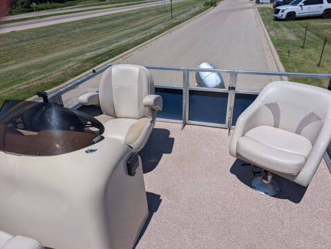 2020 Forester Pontoon