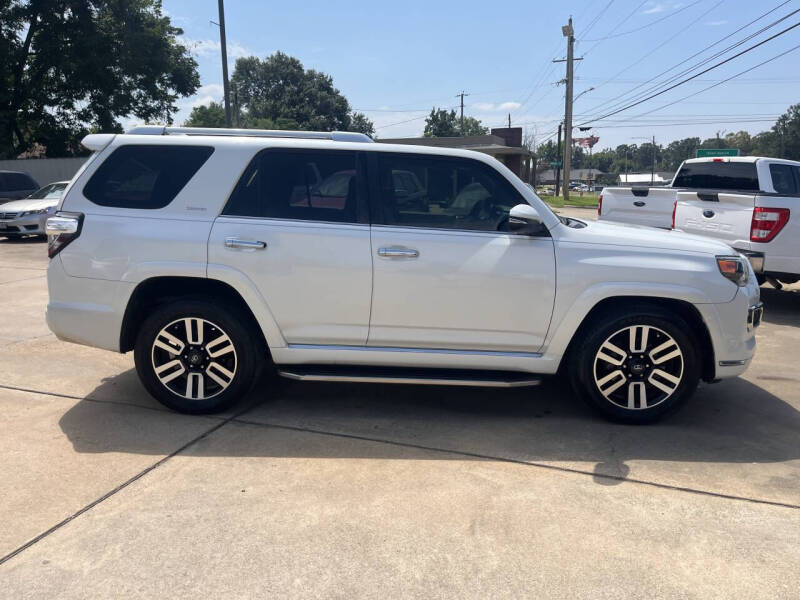 2016 Toyota 4Runner Limited's photo