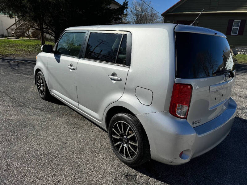 2012 Scion xB Base photo 19