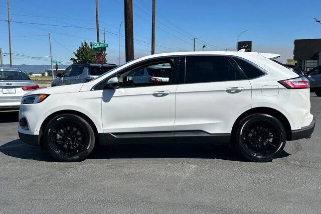 2020 Ford Edge Titanium