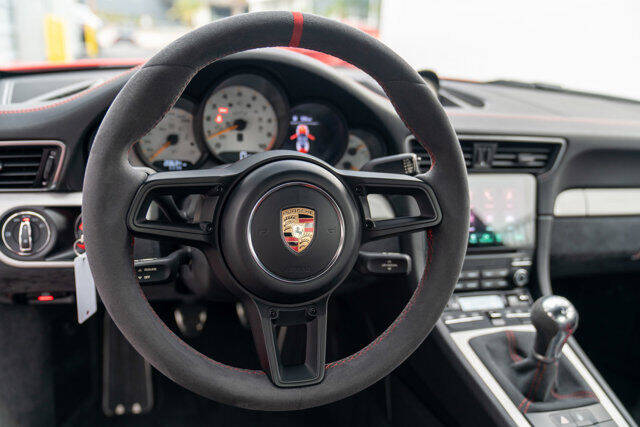 2018 Porsche 911 16