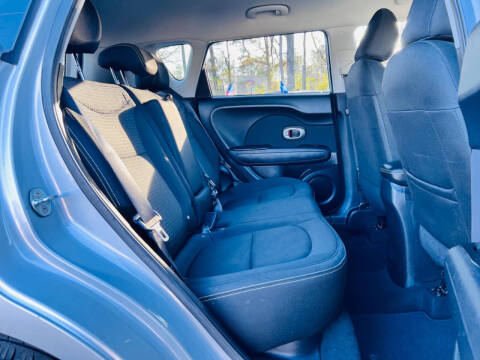 2016 Kia Soul +