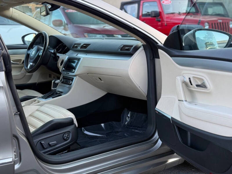 2010 Volkswagen CC Luxury