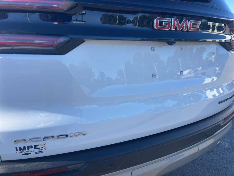 2025 GMC Acadia Elevation
