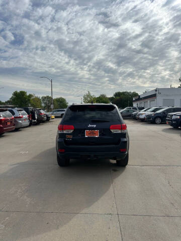 2017 Jeep Grand Cherokee Laredo