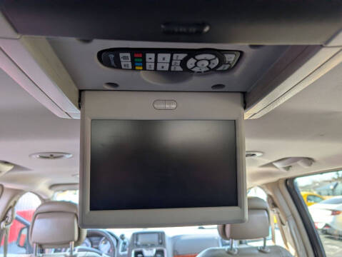 2015 Chrysler Town and Country Touring-L