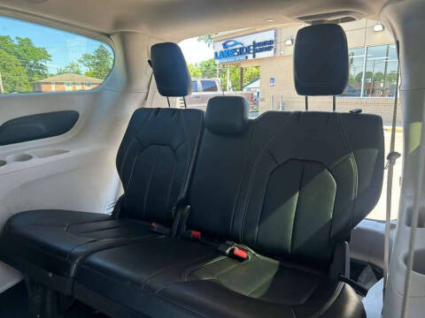 2024 Chrysler Pacifica Touring L