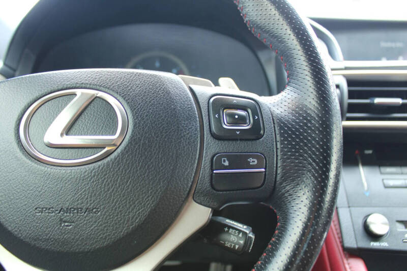 2017 Lexus RC 200t