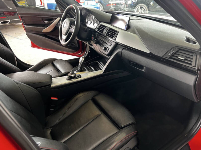 2012 BMW 3 Series 328i