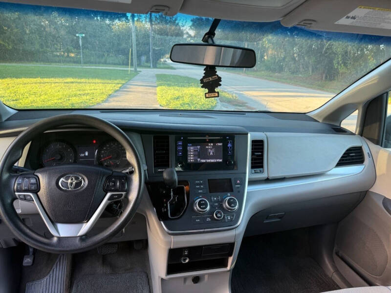 2015 Toyota Sienna L 7-Passenger