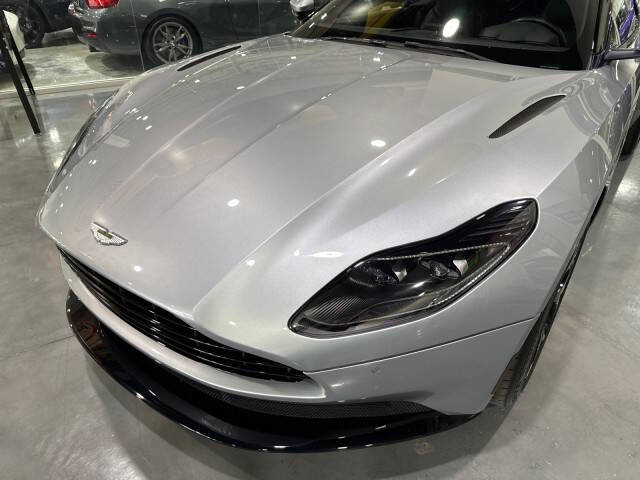 2019 Aston Martin DB11 V8