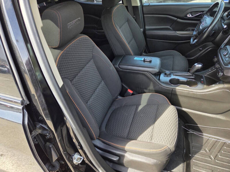 2018 GMC Acadia SLE-2