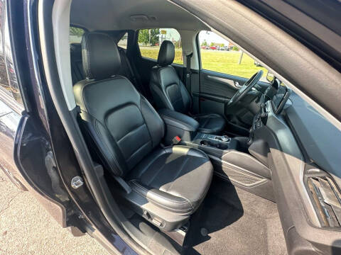 2021 Ford Escape Titanium