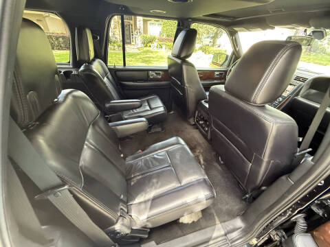 2017 Lincoln Navigator Select